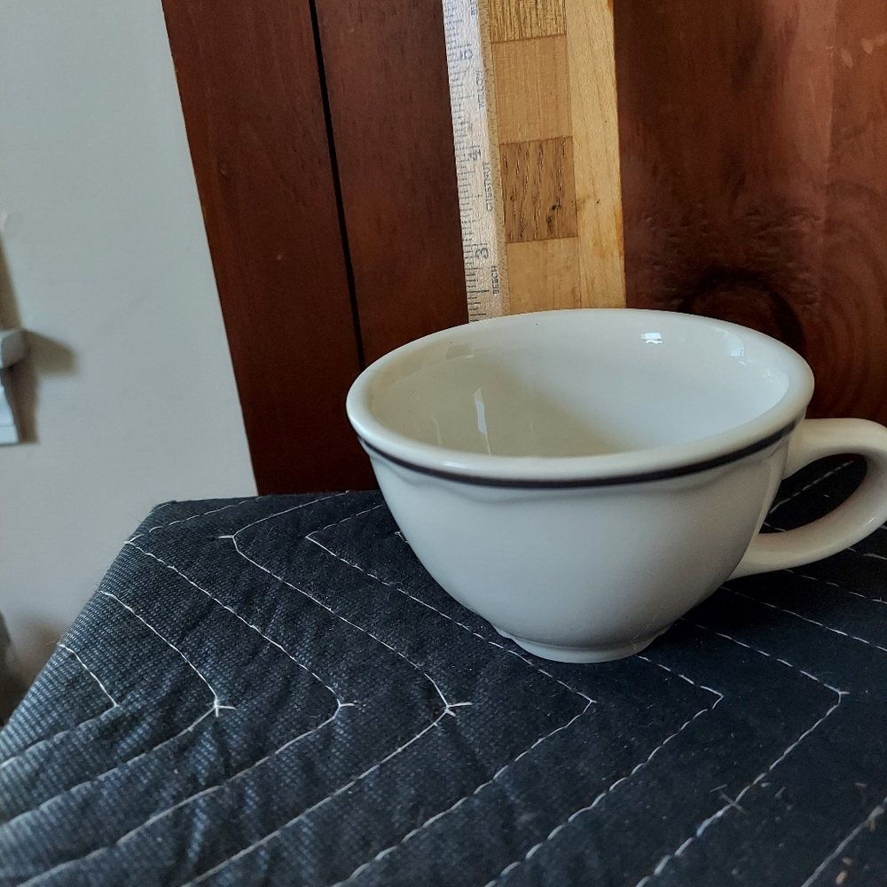 Vintage HLC Coffee mugs - Picture 5 of 11